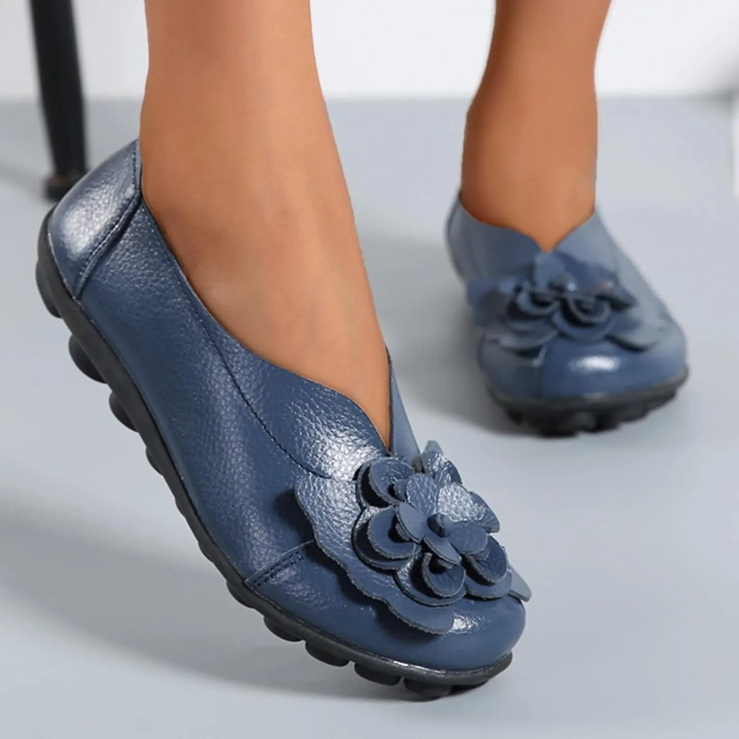 Women's Slip-On Loafers Casual Leather Loafers Comfortable Walking Shoes Casual Work Shoes Dressy Flats Shoe
