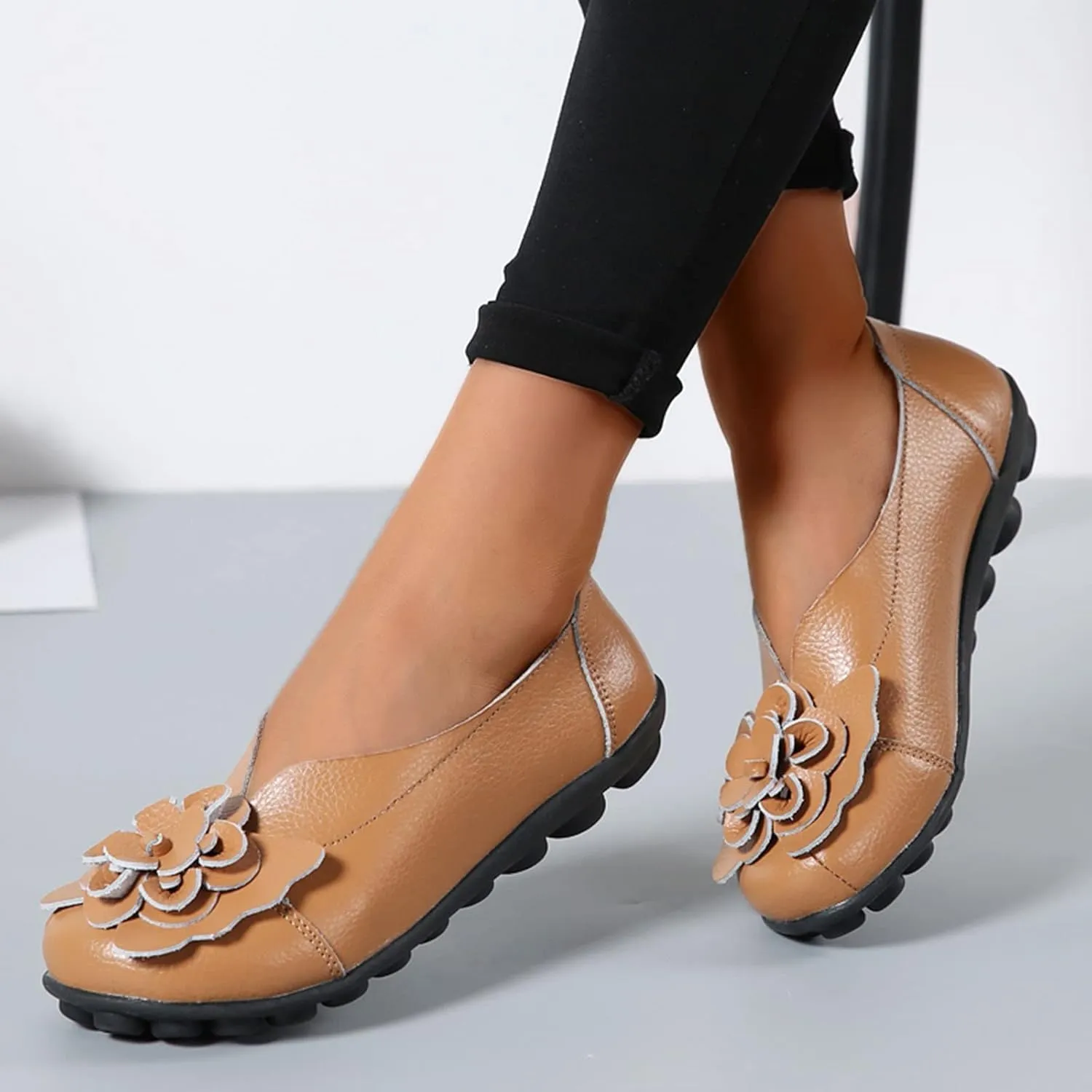 Women's Slip-On Loafers Casual Leather Loafers Comfortable Walking Shoes Casual Work Shoes Dressy Flats Shoe