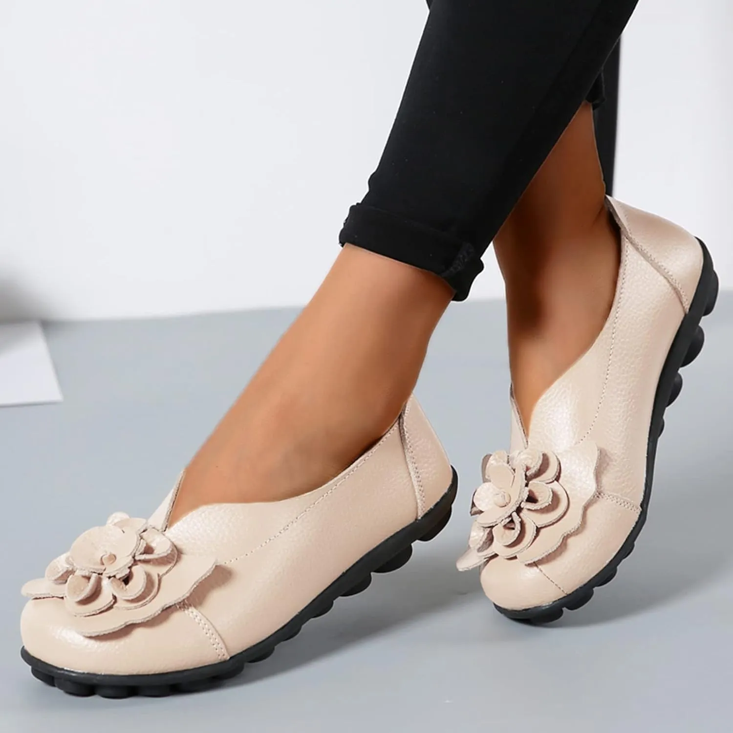 Women's Slip-On Loafers Casual Leather Loafers Comfortable Walking Shoes Casual Work Shoes Dressy Flats Shoe