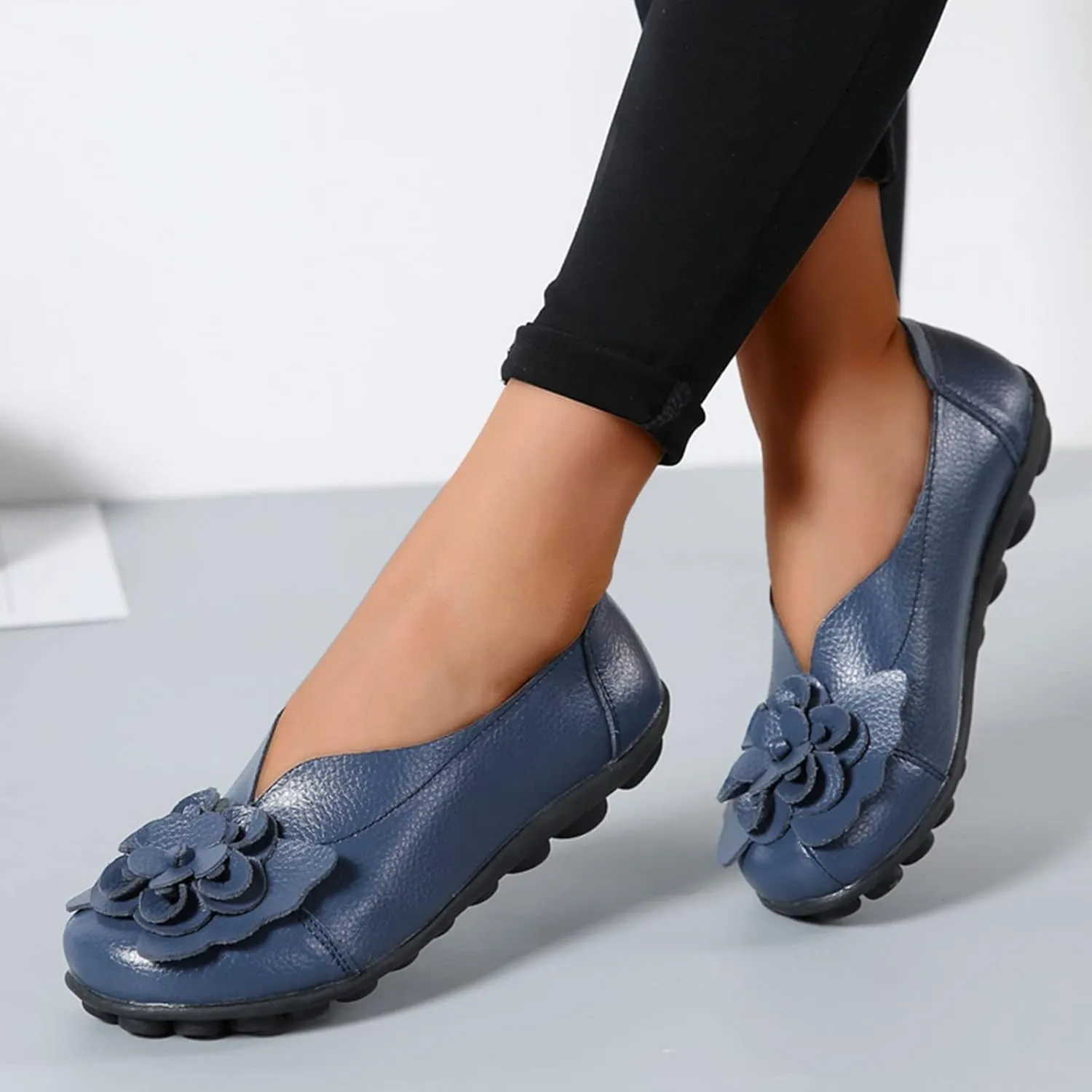 Women's Slip-On Loafers Casual Leather Loafers Comfortable Walking Shoes Casual Work Shoes Dressy Flats Shoe