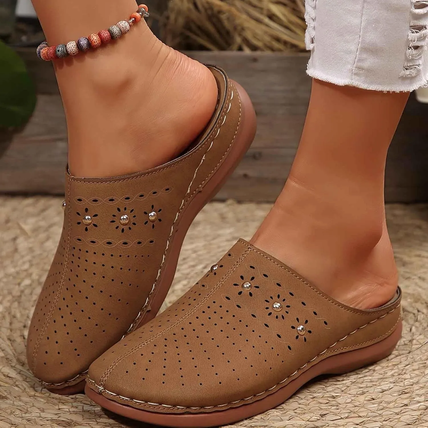 Women's Slippers Comfortable Casual Footwear Spring and Summer with Closed Toe Design Perfect Beach and Men Slides
